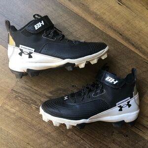 Under Armour Bryce Harper 6 Mid Kids Black and Gold Baseball Cleats Size: 3Y